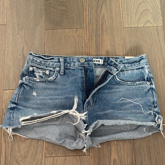 High rise Jean short - Picture 1 of 3